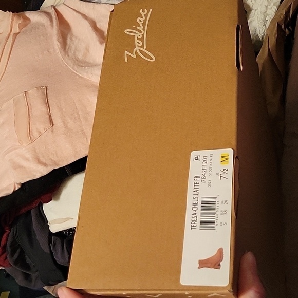 ZODIAC Womens Teresa Chelsea Boot Size 7.5 - Picture 7 of 7